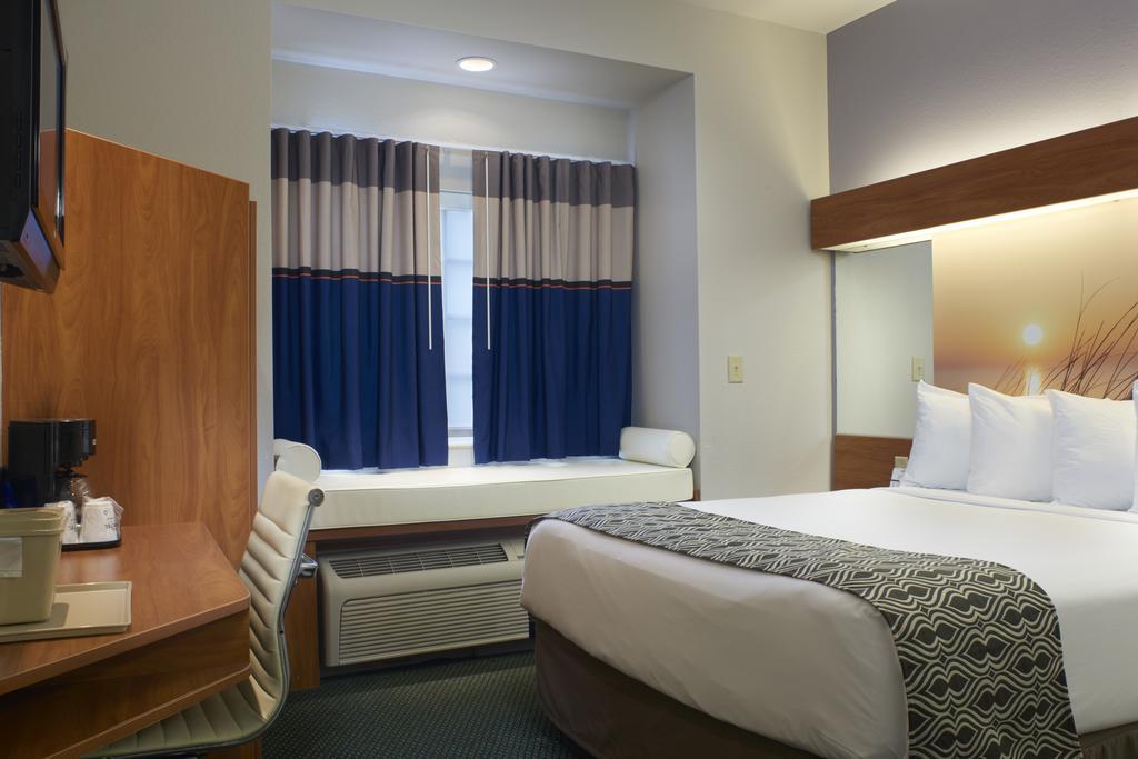 Microtel Inn & Suites By Wyndham Port Charlotte Punta Gorda Rom bilde